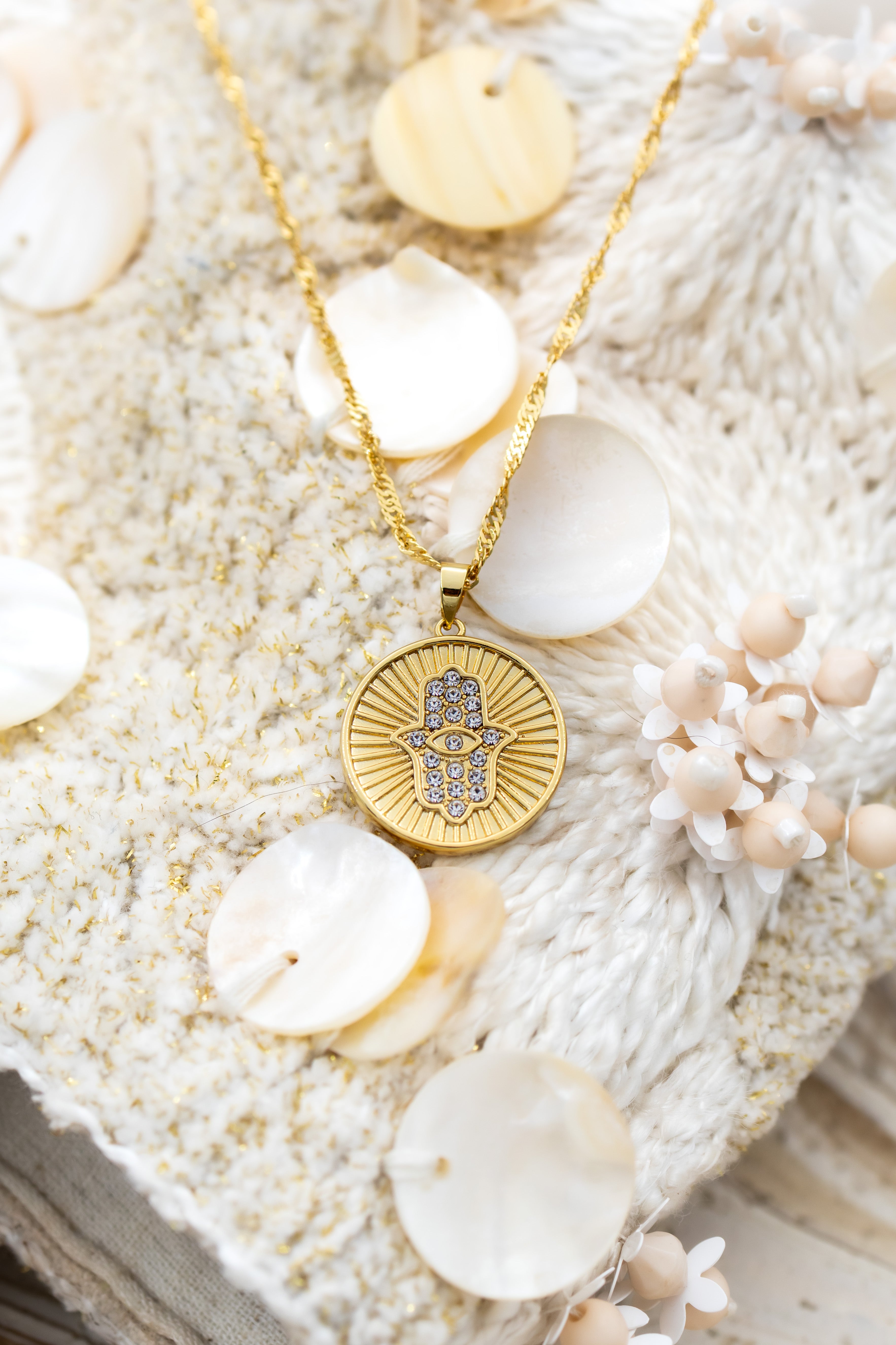 Secret Amulet Hand of protection