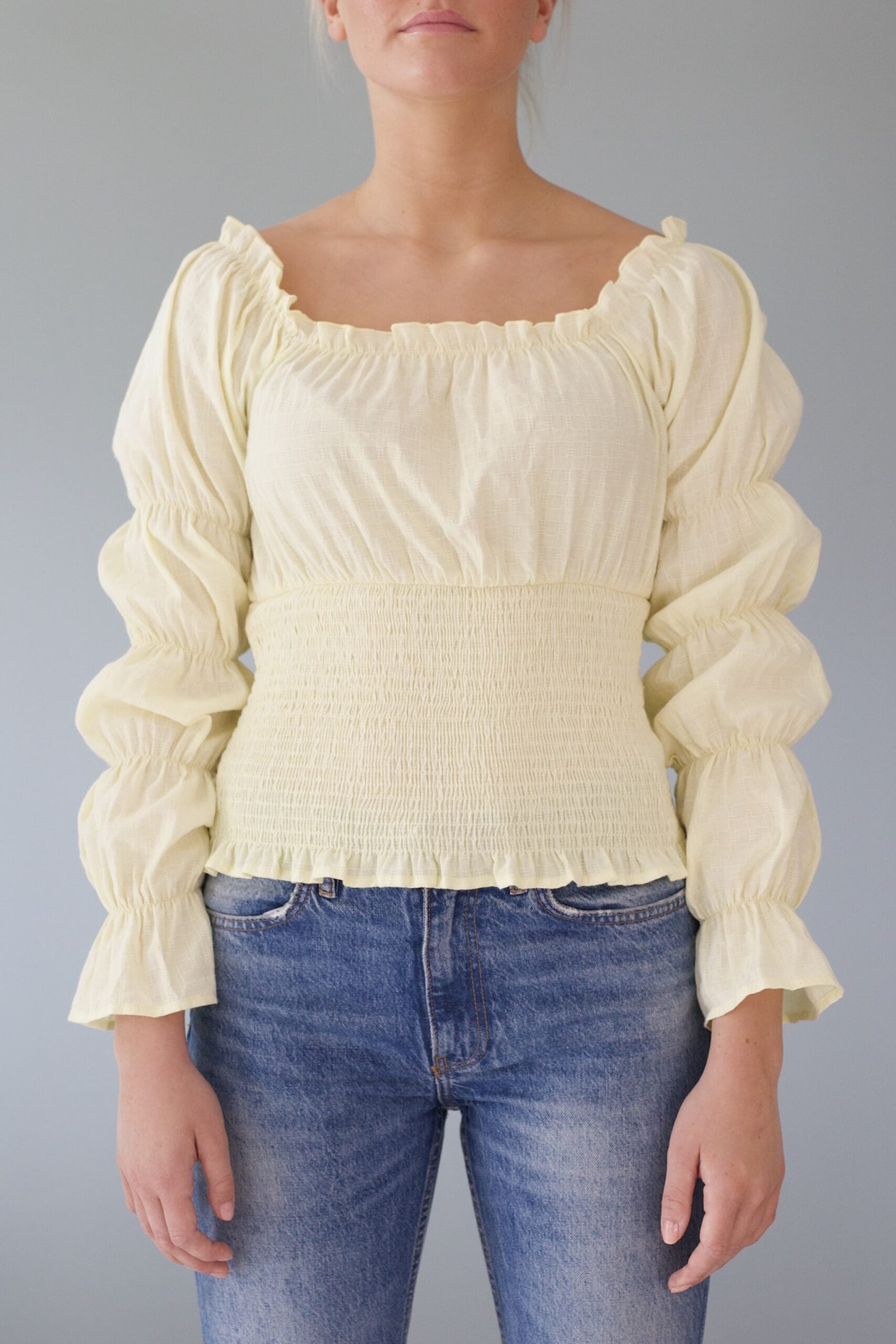 SS22 - Marthina topp gul