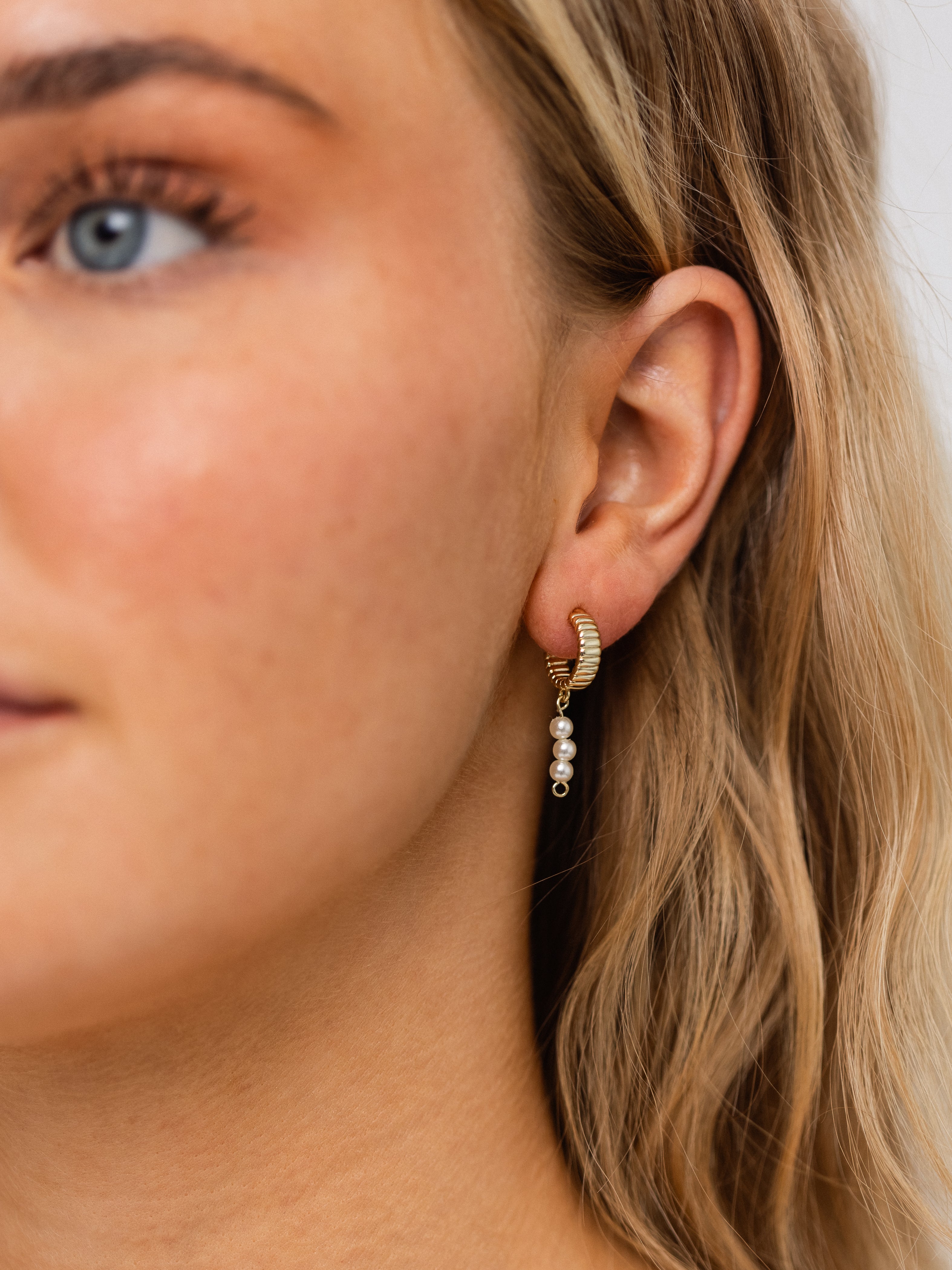 Estelle pearl earrings