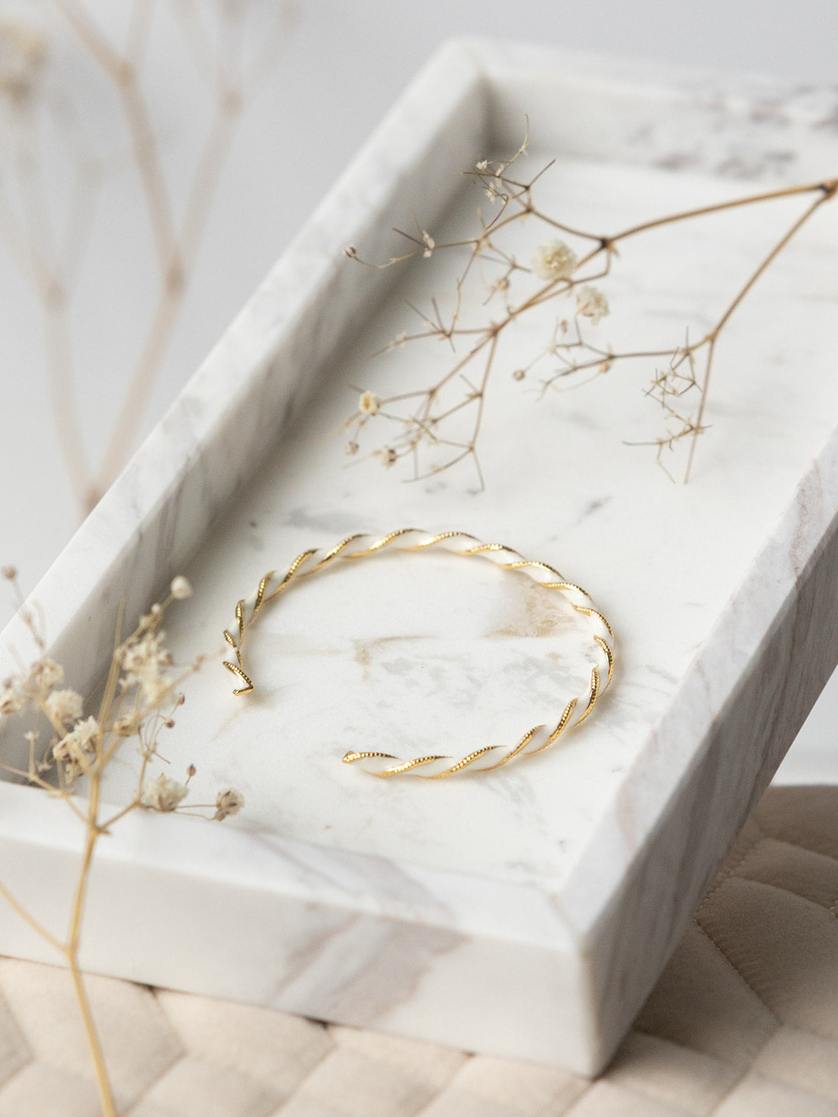 Carolina twisted armbånd - creme