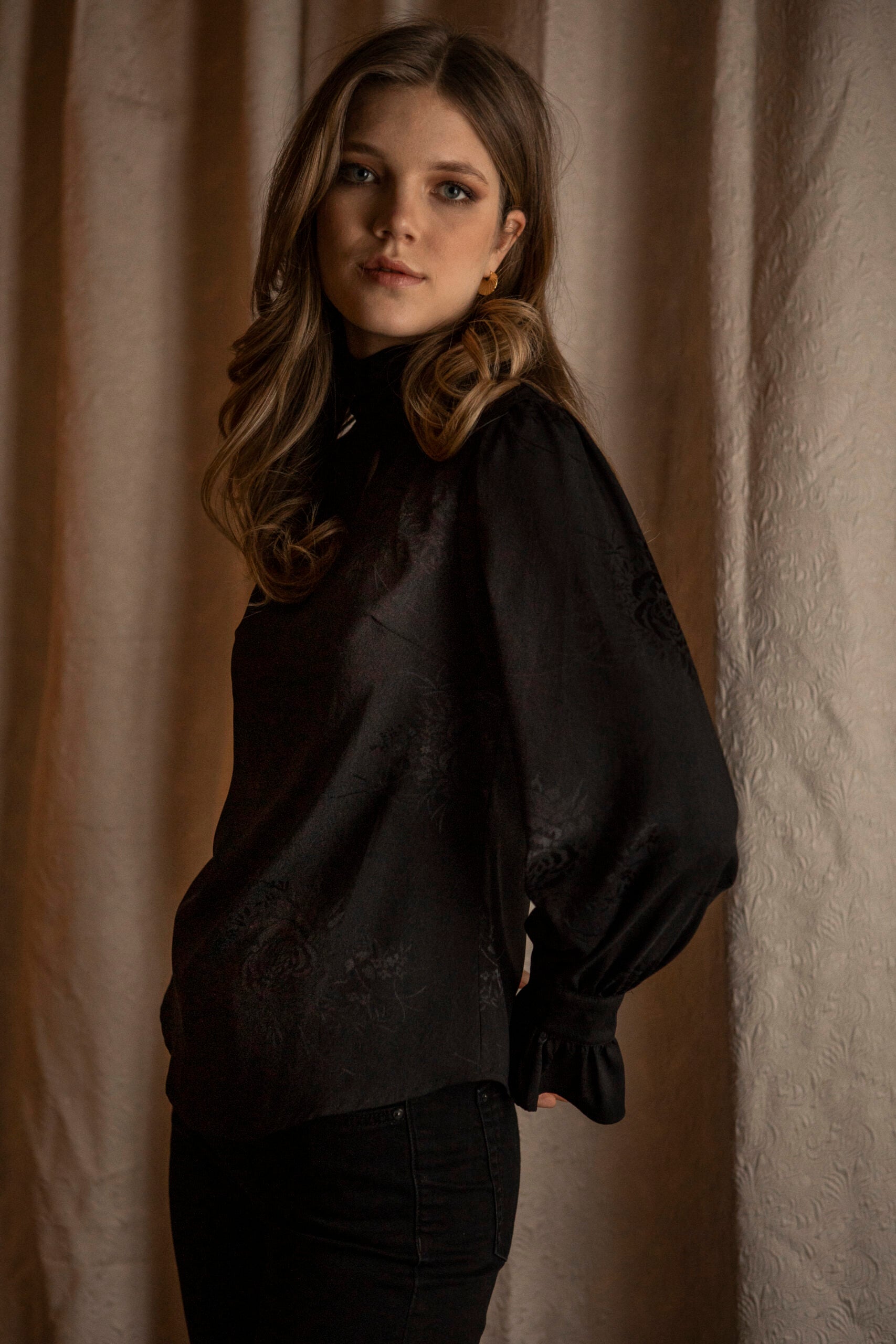 AW-22 Celicia bluse - sort