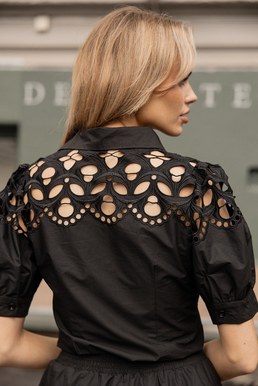 SS24 - Emilia bluse sort