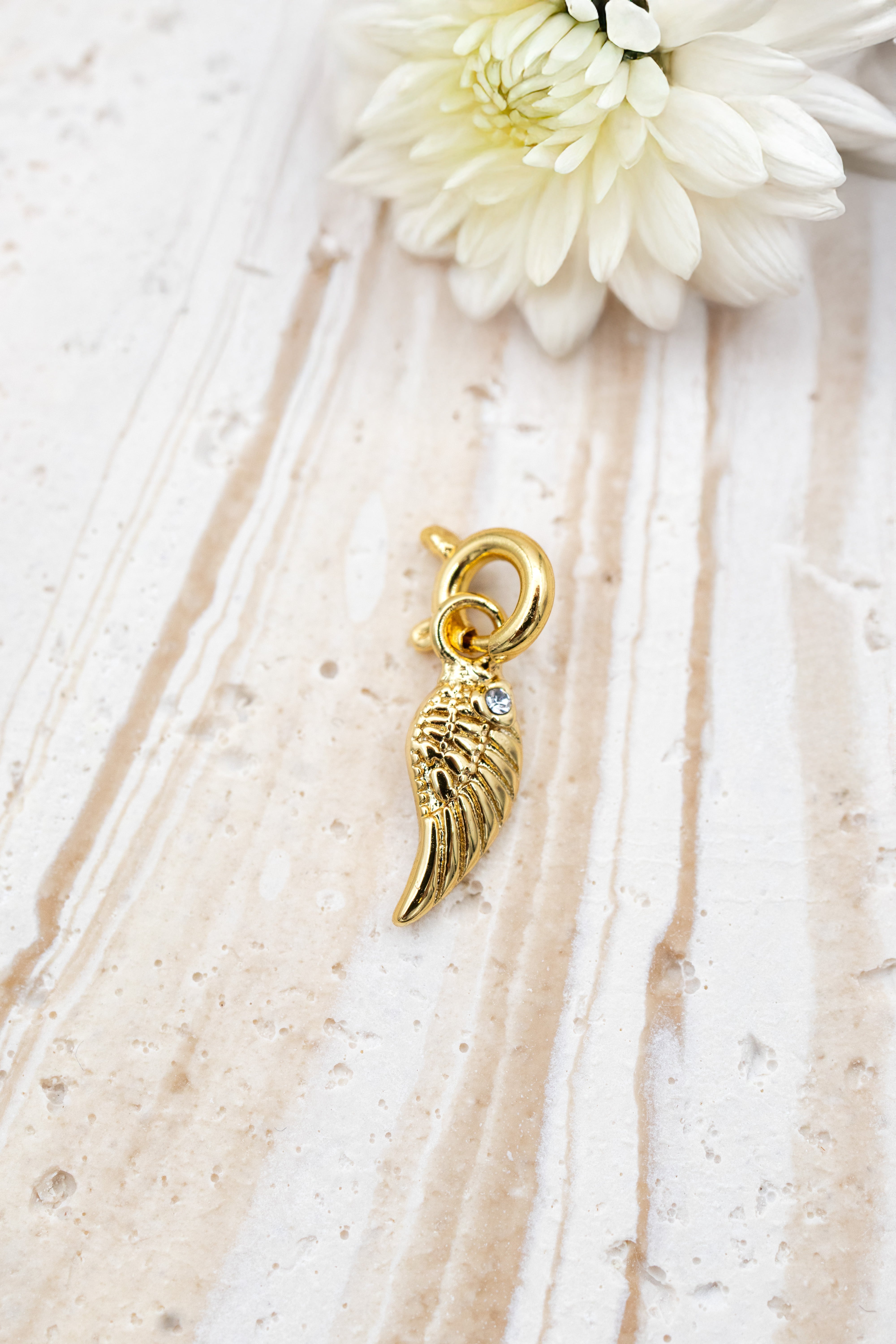 Fortuna angelwing charm