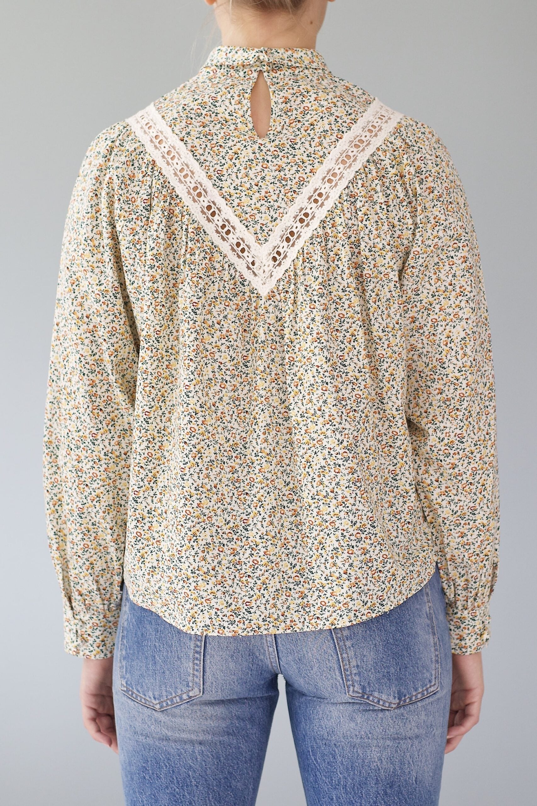 SS22 - Jesca bluse