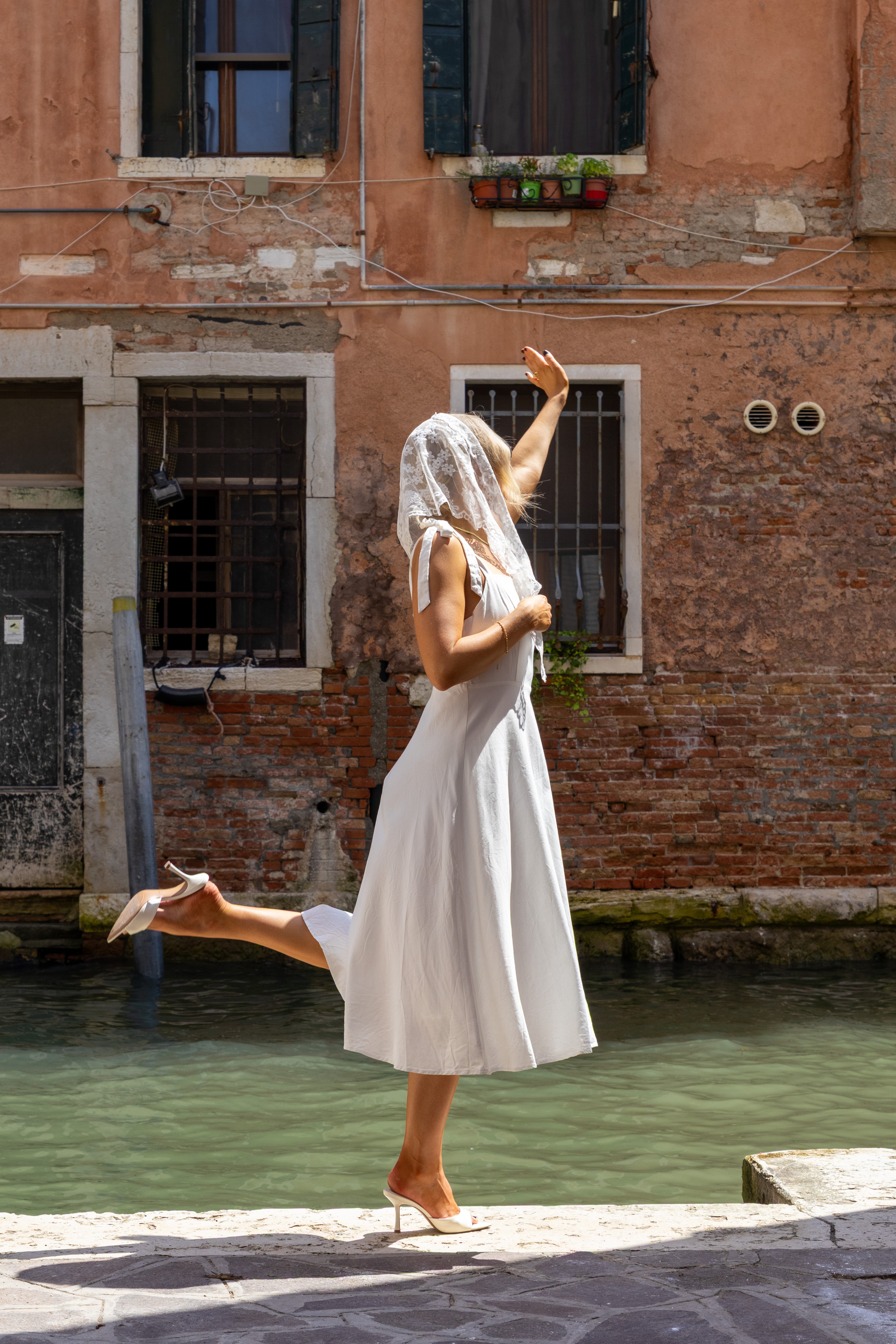 SS27 Caroline linen dress white