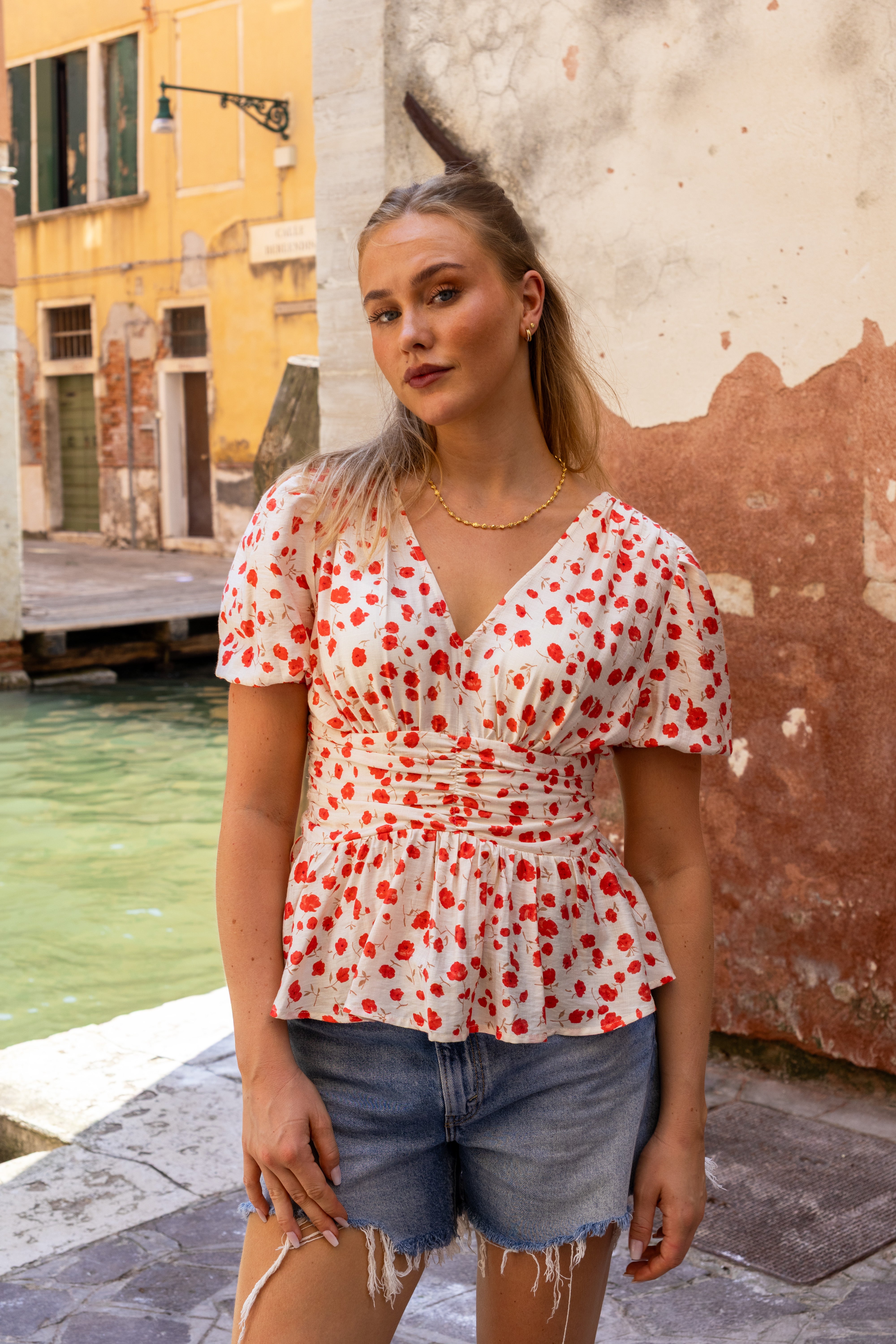SS27 Leonora blouse red print