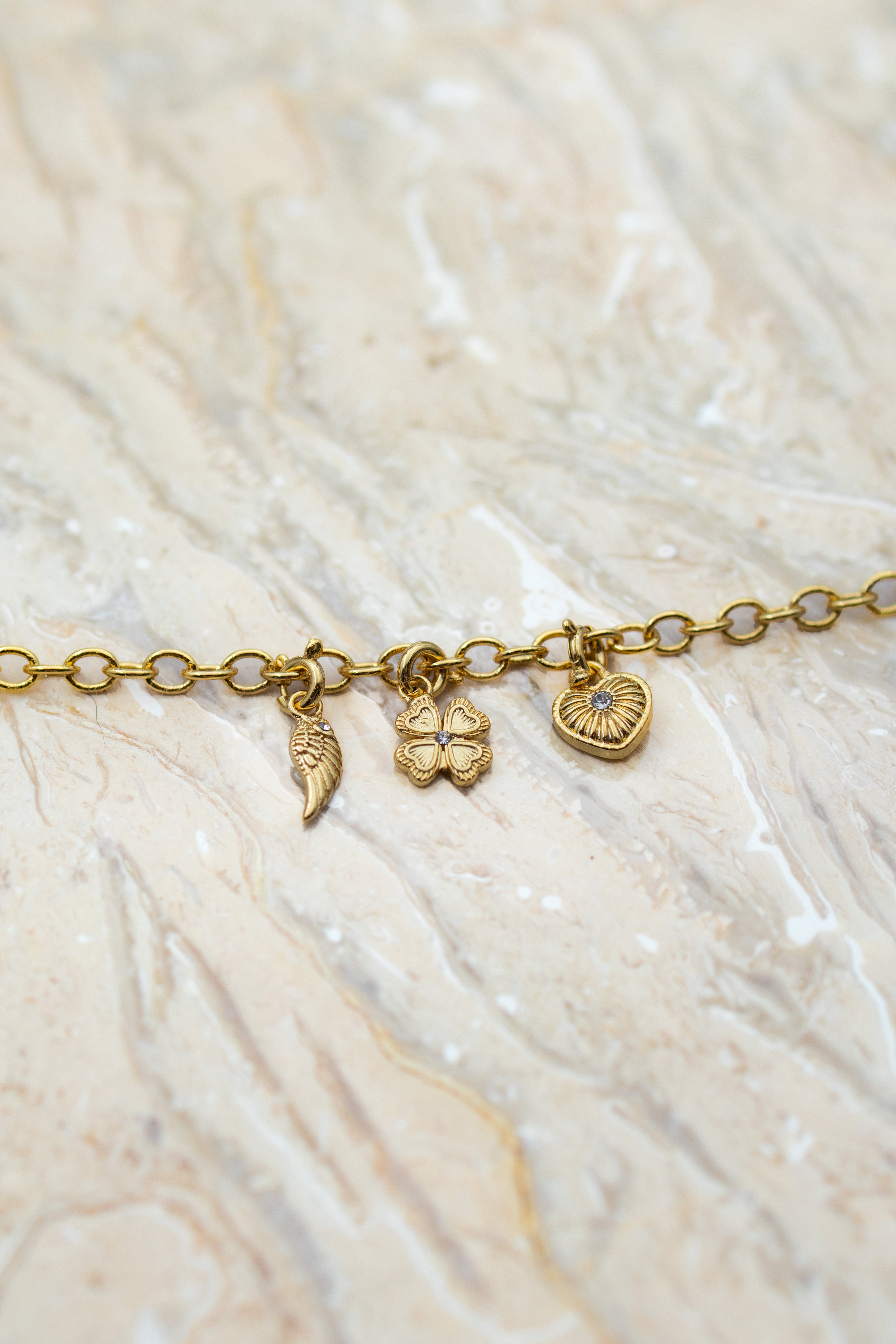 Fortuna clover charm